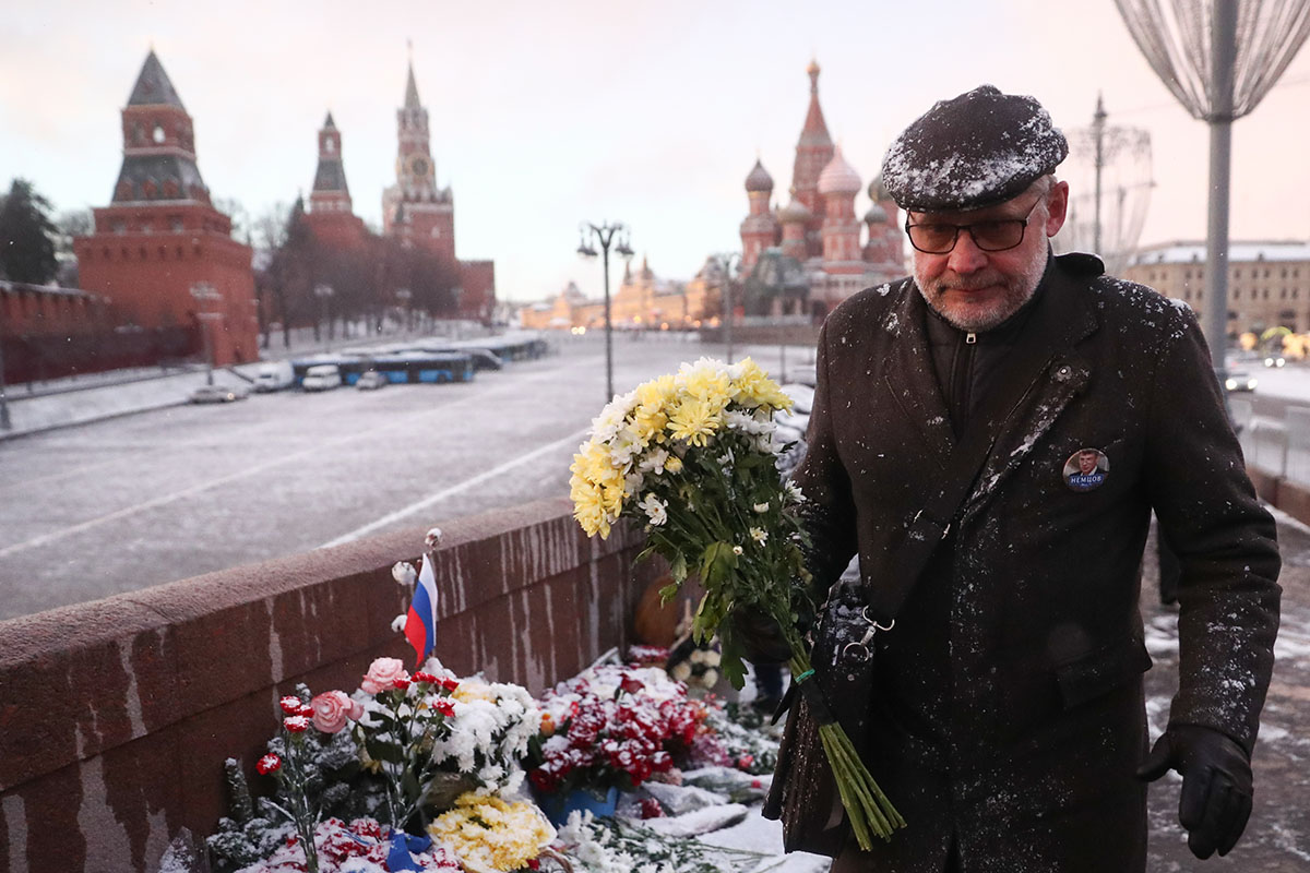 Цветы не клади, на марш не ходи. Как власти пытаются уничтожить память о  Борисе Немцове – МБХ медиа