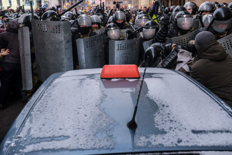 Полиция оттесняет участников акции 31 января