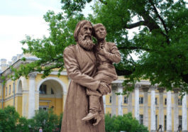 Макет памятника Григорию Распутину в Санкт-Петербурге