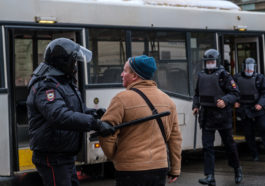 Задержание протестующего на Звенигородской улице