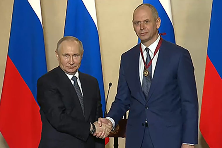 лава «Мостотреста» Леонид Рыженькин с Владимиром Путиным
