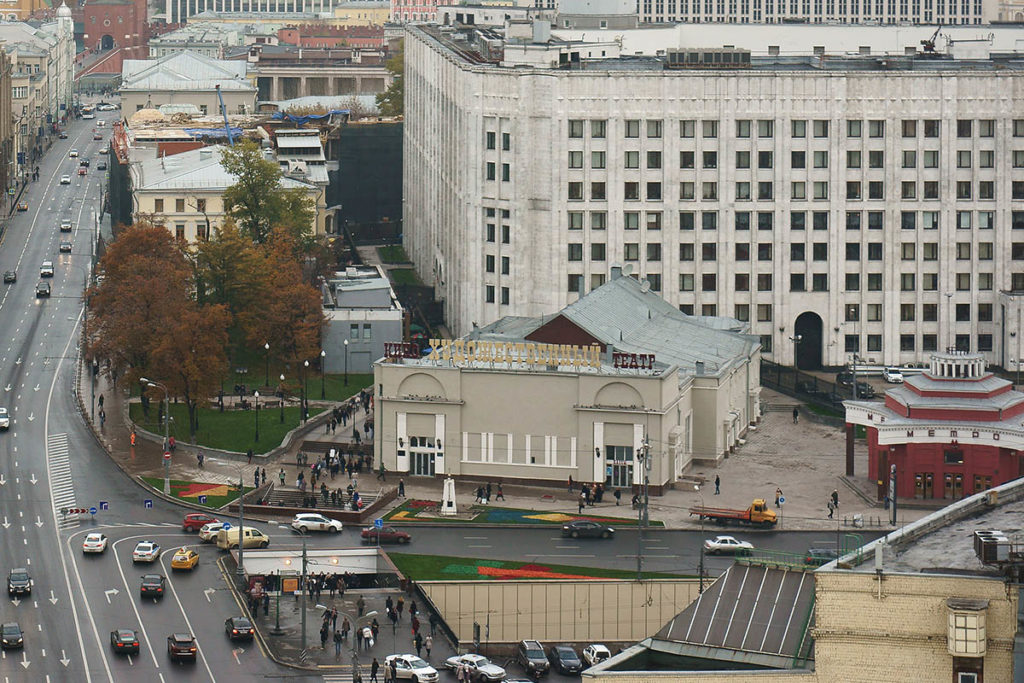 Памятник первому кинобилету и гнездо снайперов. Что пережил старейший кинотеатр Москвы «Художественный»