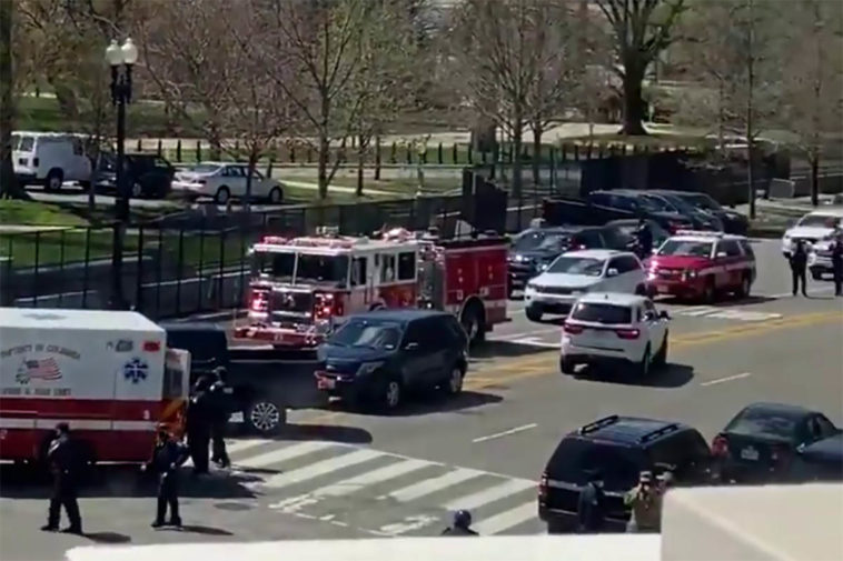 В США автомобиль протаранил ограду комплекса в Капитолии, есть пострадавшие