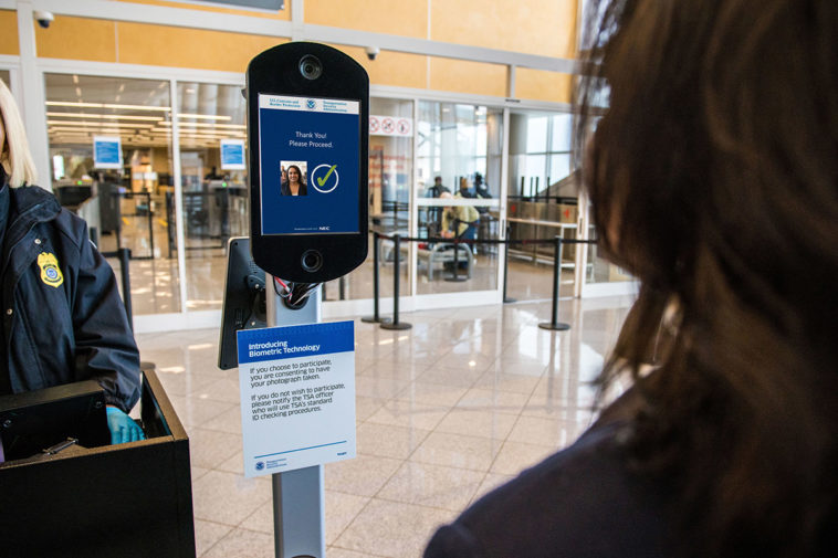 Система распознавания лиц в аэропорту