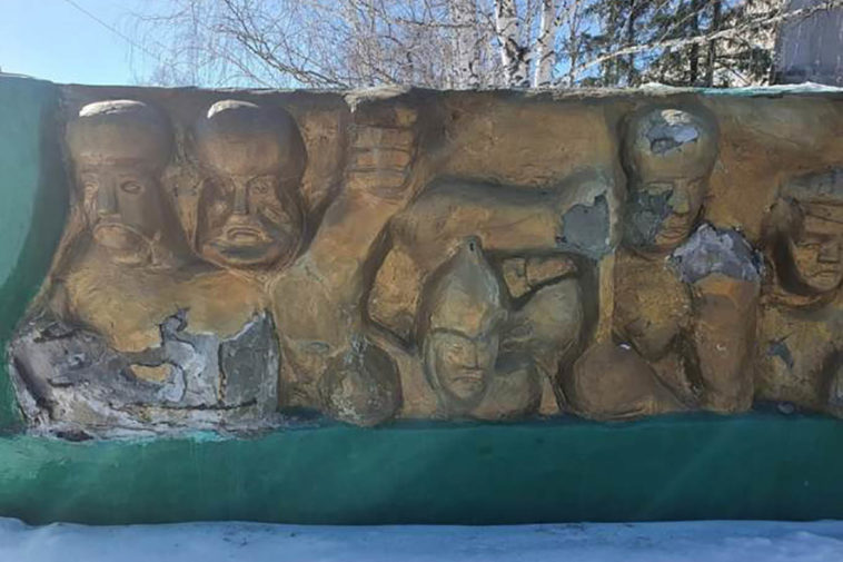 Ленин с дакфейсом, пловец без плавок и другие странности российской реставрации
