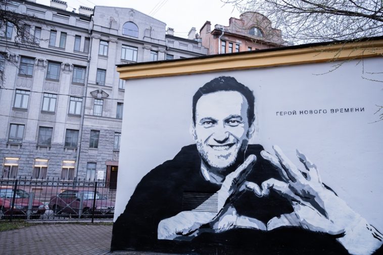 Граффити с Алексем Навальным