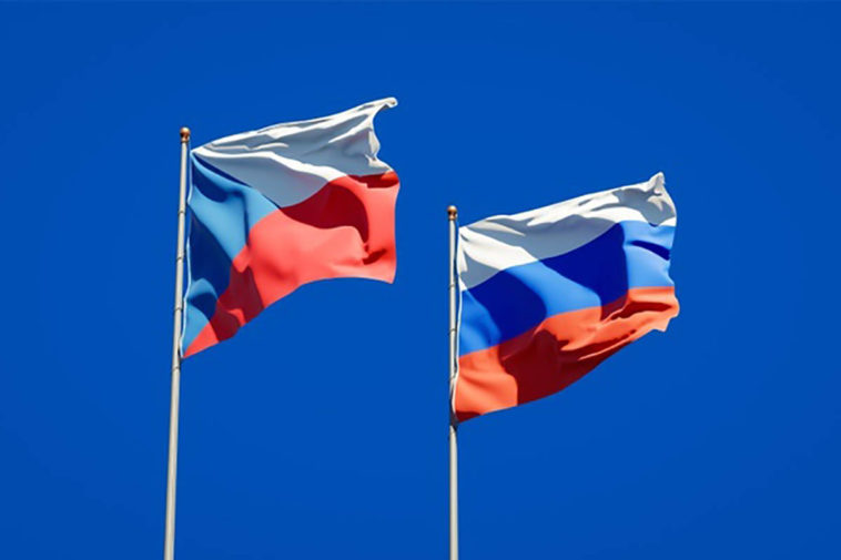 Флаги России и Чехии