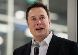Основатель компании SpaceX Илон Маск
