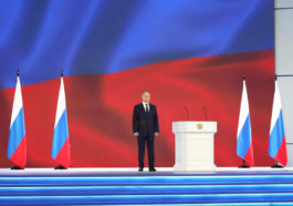Владимир Путин во время выступления с ежегодным посланием Федеральному Собранию