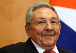 На пенсию на фоне кризиса: на Кубе закончилось правление братьев Кастро