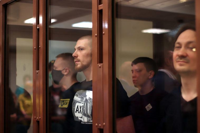 Оглашение приговора бывшим полицейским по делу о подбросе наркотиков Ивану Голунову