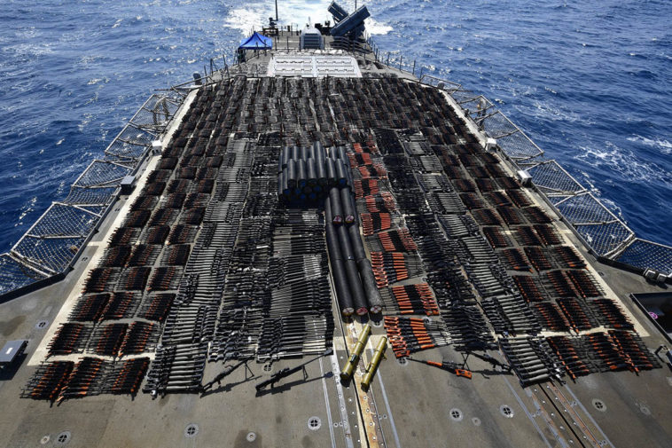 Военные США изъяли оружие производства России с неопознанного корабля в Аравийском море