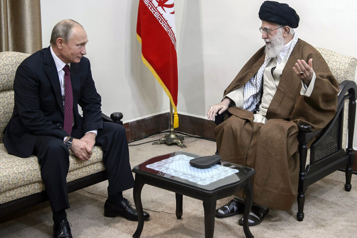 Владимир Путин на встрече с аятоллой Али Хаменеи
