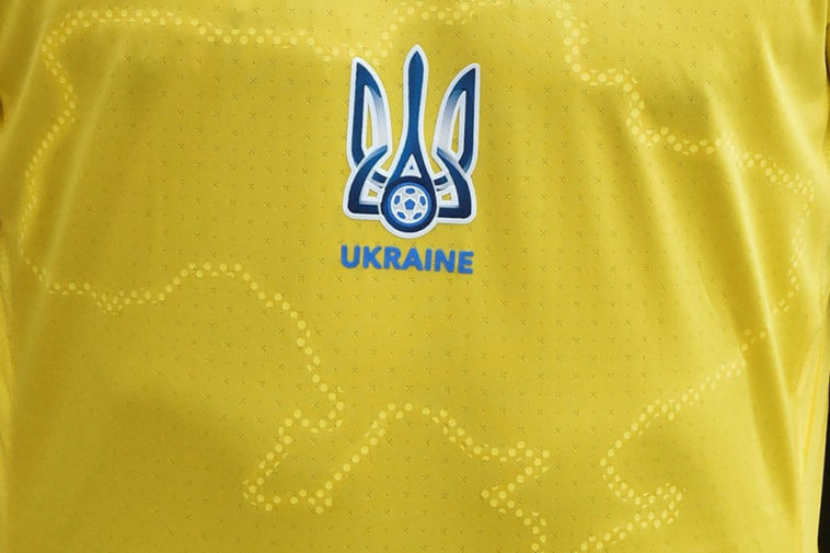 Герб на форме украинской сборной по футболу
