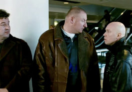 Кадр их фильма "Брат 2", где Виктор Багров встречает украинцев в аэропорту