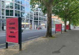 Билборды на одной из улиц Женевы с обращением к Владимиру Путину
