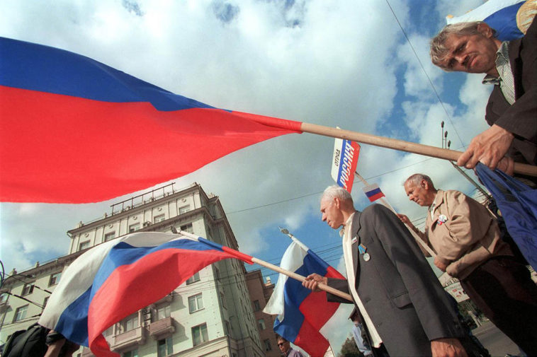 Праздничный митинг на площади Свободной России, посвященный годовщине августовских событий 1991 года и дню Государственного флага Российской Федерации.