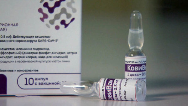 «В Москве ее сметают молниеносно». Что известно о вакцине «КовиВак»