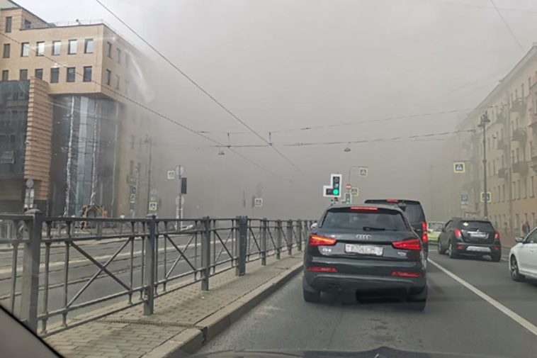 Дым от пожара в Санкт-Петербурге