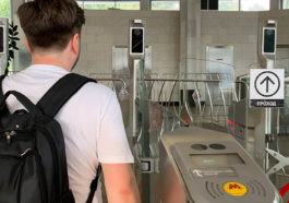 Турникеты на станции метро «Ботанический сад», оборудованные камерами с системой распознавания лиц