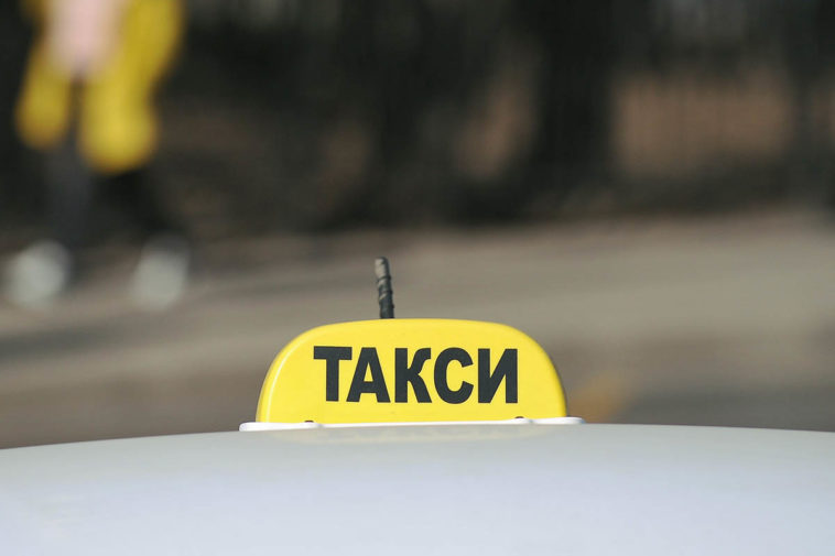 Такси на улицах Москвы