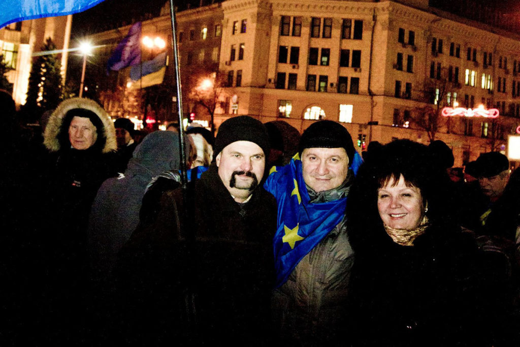 Арсен Аваков (в центре) на Майдане