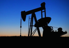 Страны ОПЕК+ договорились ежемесячно наращивать нефтедобычу на 400 тысяч баррелей в сутки